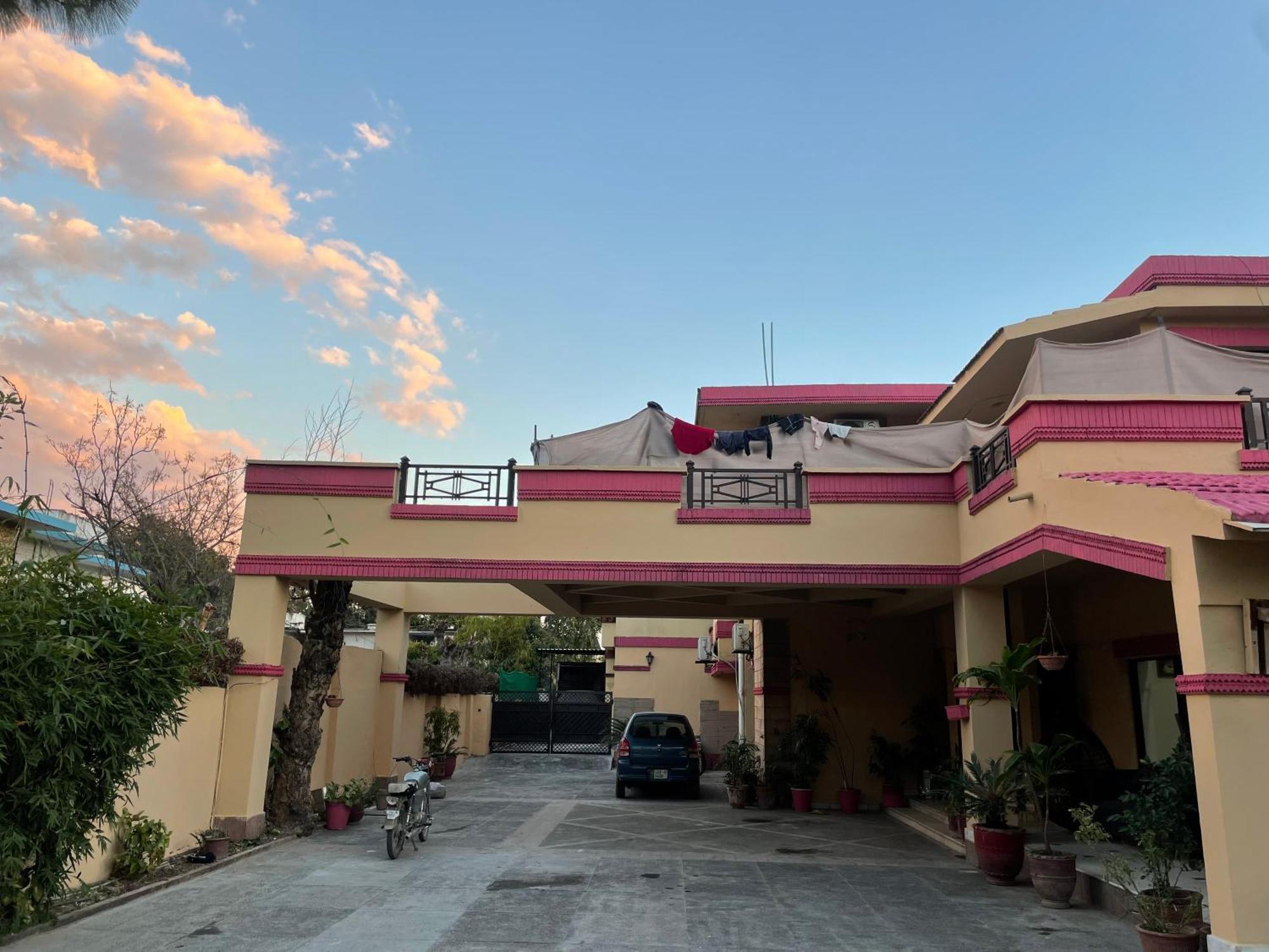 Casa Blanca Boutique Guest House 伊斯兰堡 外观 照片