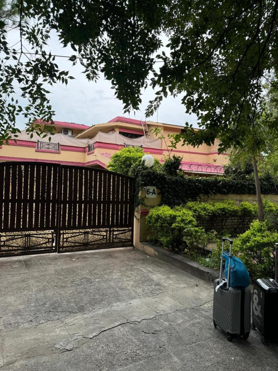 Casa Blanca Boutique Guest House 伊斯兰堡 外观 照片